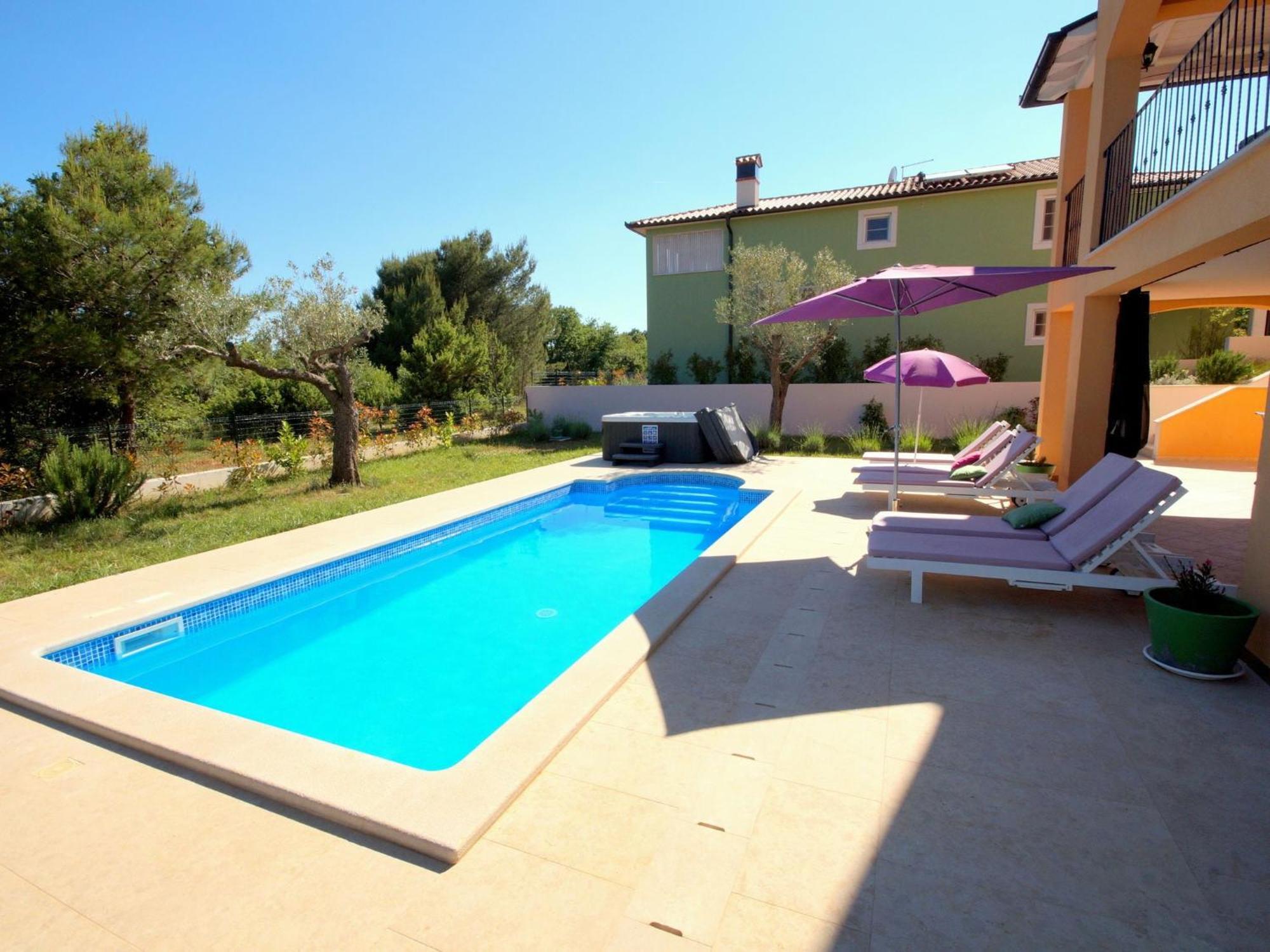 Lovely Villa With Pool, Wellness And Fenced Garden Rakalj Екстериор снимка
