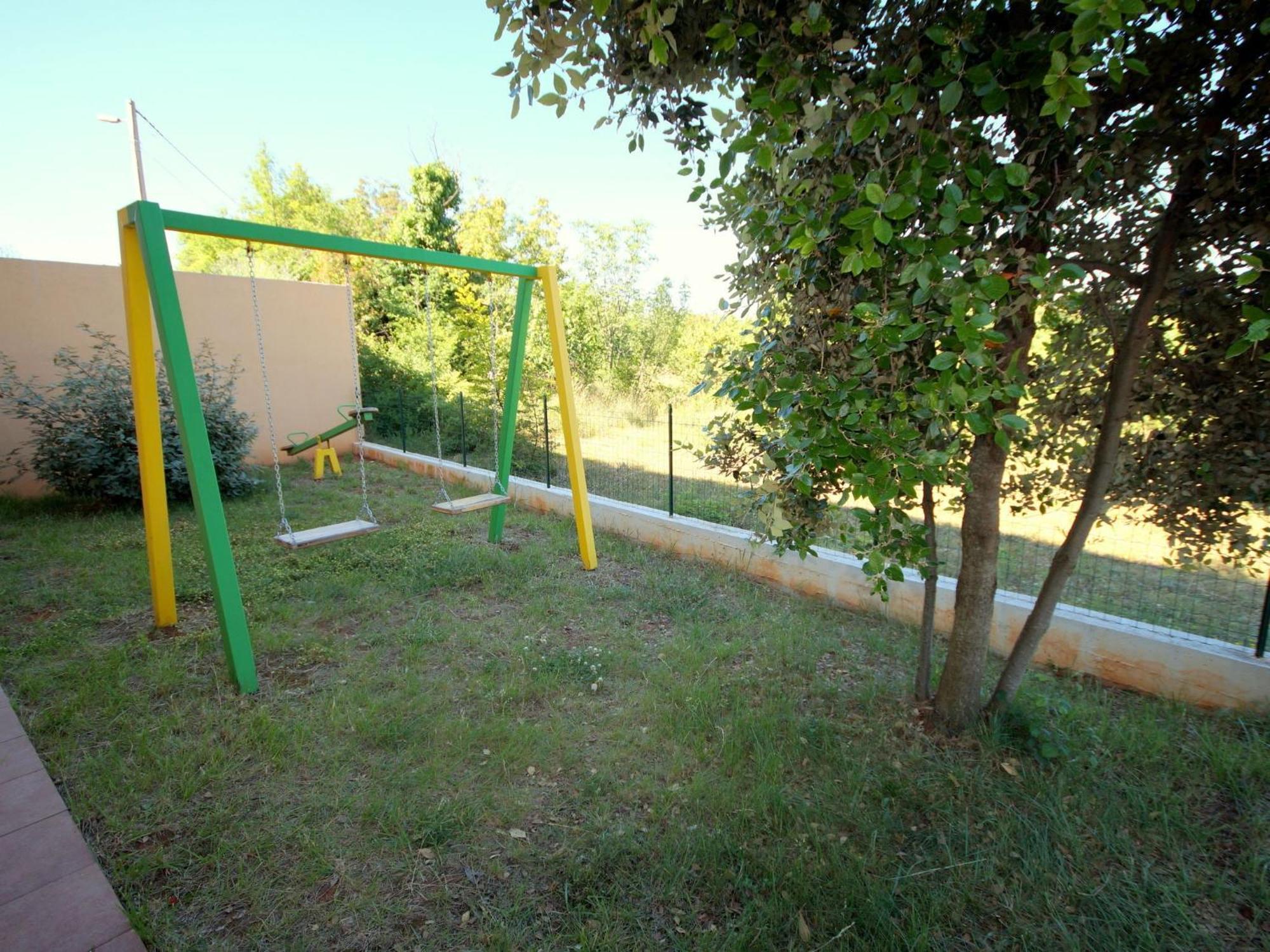 Lovely Villa With Pool, Wellness And Fenced Garden Rakalj Екстериор снимка